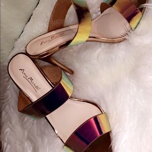 Two strap banded heel